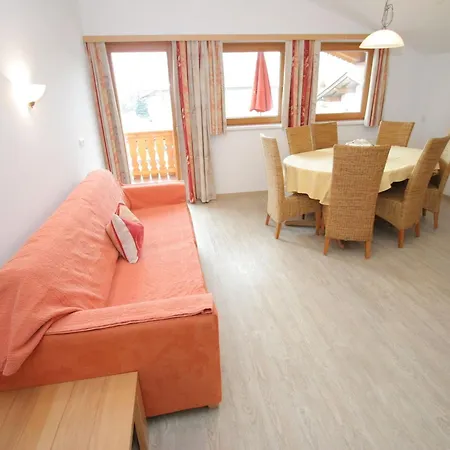 Apartment Charming In With Balcony Uderns