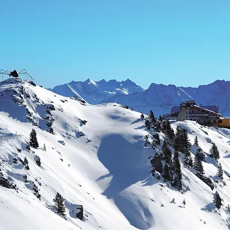 Stylish Flats In Near Lift * Uderns