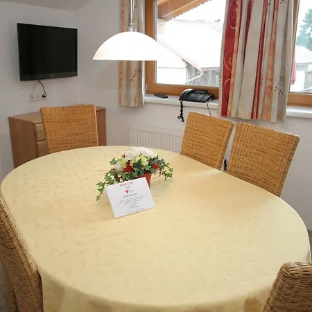 Stylish Flats In Near Lift Uderns